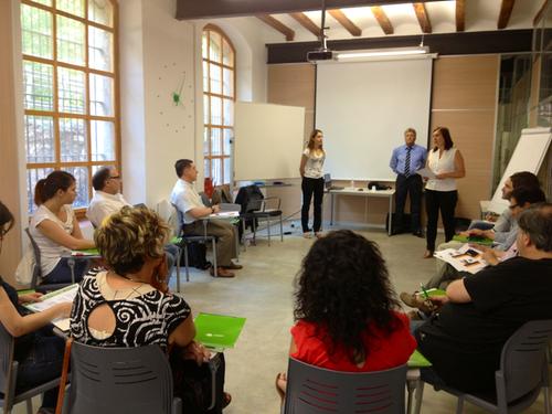 Una quinzena d’emprenedors reben consells per comunicar i saber parlar en públic