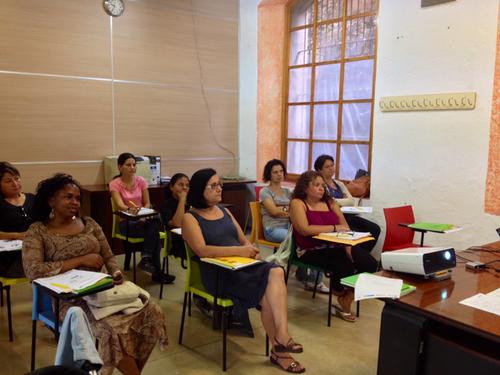 Participants del Programa Ocupa’t Dones, es formen en seguretat en la conducció de carretons elevadors