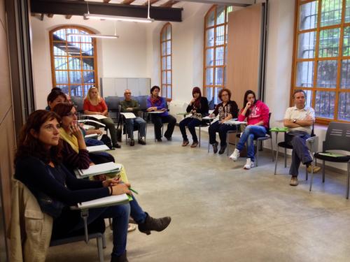 Persones en situació d’atur busquen estratègies innovadores per afrontar la feina de trobar feina