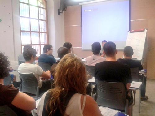 Curs d’operador de carretons elevadors i plataforma elevadora per a persones en atur