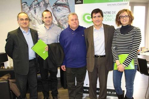 Es lliura una subvenció econòmica a tres empreses més per contractar persones en atur