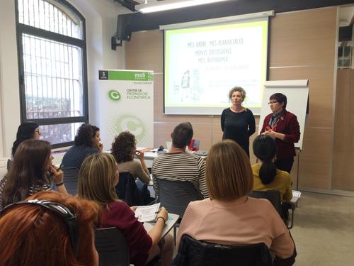 Maria Batet omple el Molí Empresa amb el taller per a famílies