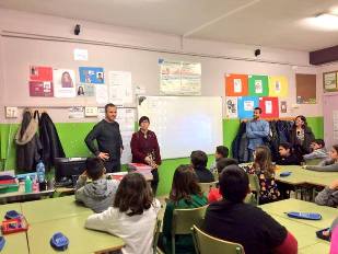 Les cooperatives escolars de Martorell reben pautes per dissenyar els seus logotips