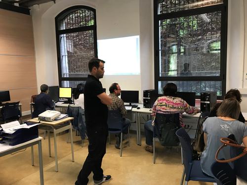 El Servei Local de Català de Martorell imparteix una sessió de redacció de cartes i correus electrònics