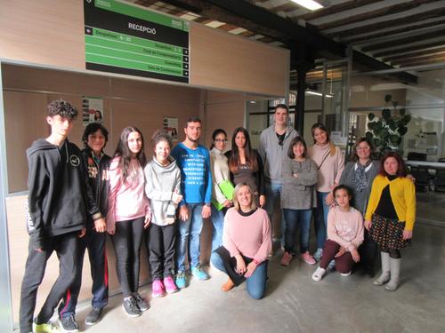Els alumnes de Martorell participants en Cultura Emprenedora a l’escola sol-liciten el NIF i coneixen als seus padrins