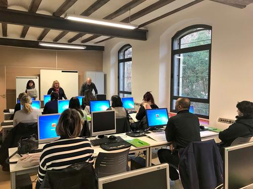 Persones en situació d’atur inicien la seva formació en comerç internacional al Molí Fariner