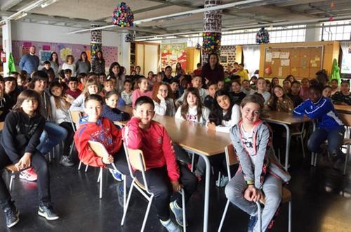 Alumnes del projecte Cultura Emprenedora a l’Escola’ aprenen a crear falques de ràdio
