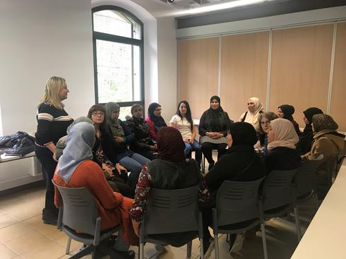 Tallers d’educació emocional i recerca de feina per a participants del programa Ocupa’t-Dones