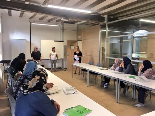Ocupa’t Dones, millora les competències professionals de les seves alumnes amb el curs CP Neteja de superfícies i mobiliari en edificis i locals