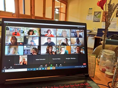 Emprenedors i empreses coneixen eines per donar impuls als seus negocis a través de Facebook i WhatsApp