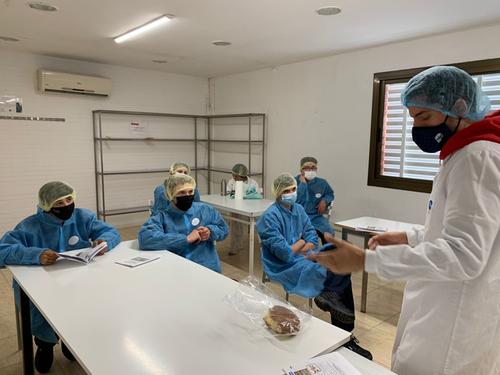 Els joves de Projectes Singulars realitzen les pràctiques de magatzem en empreses de Martorell i rodalies