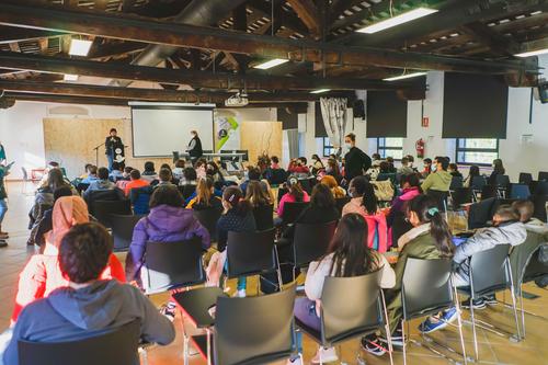 Les cooperatives de l’Escola José Echegaray i Mercé Rodoreda solliciten el NIF al Molí Empresa